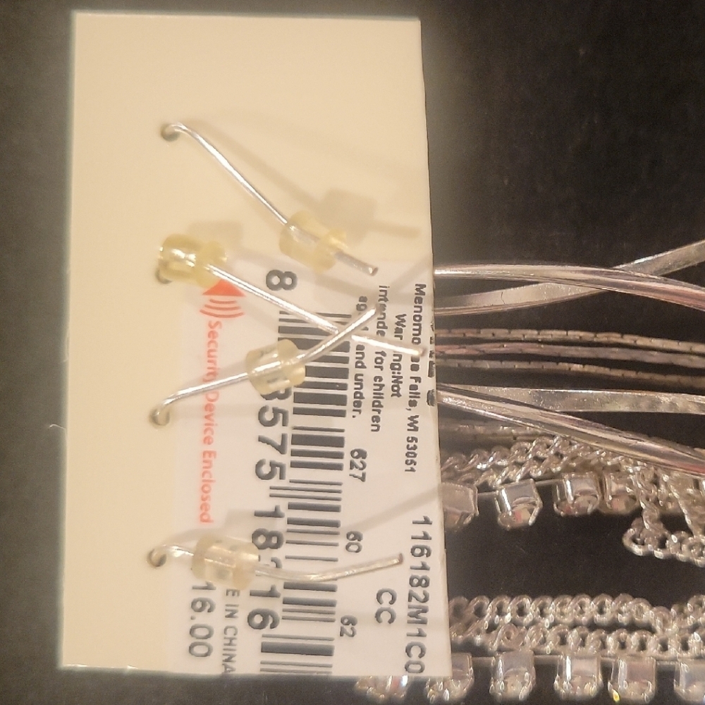 Elegant Silver Dangle Earrings Set - Picture 4 of 4